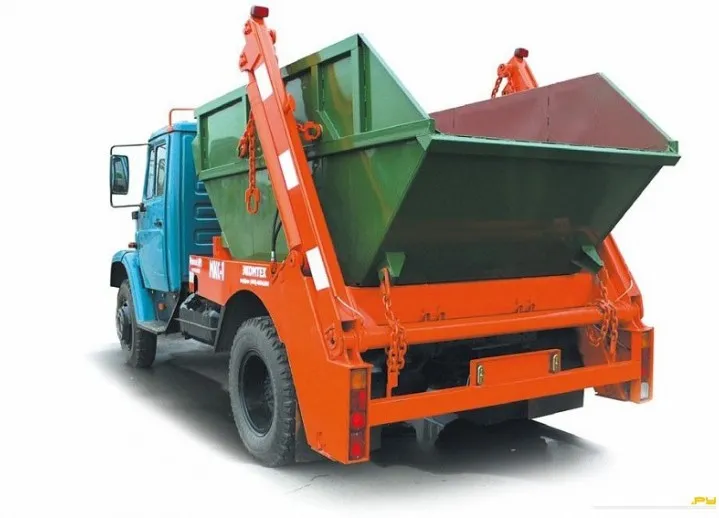 Вывоз мусора бункером (контейнером-лодочкой) в Москве